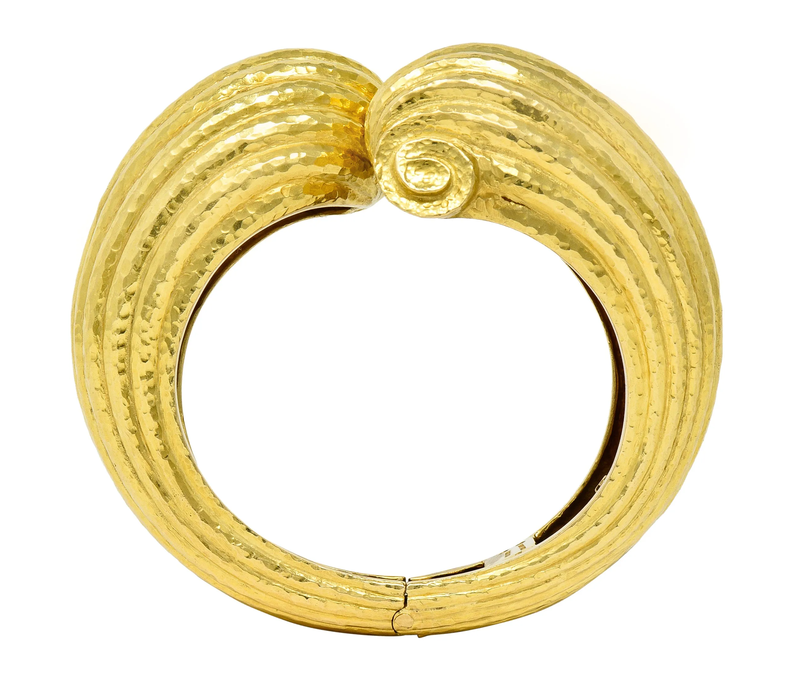 David Webb 1970's 18 Karat Yellow Gold Fluted Hammered Scroll Vintage Cuff Bracelet