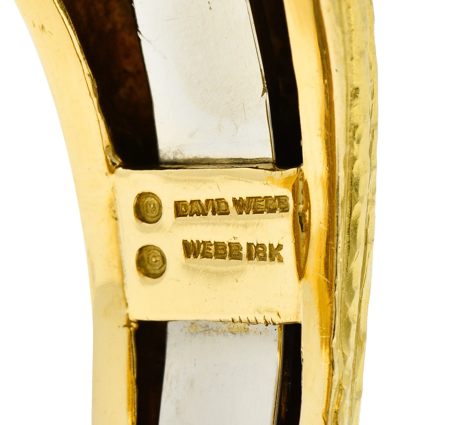 David Webb 1970's 18 Karat Yellow Gold Fluted Hammered Scroll Vintage Cuff Bracelet