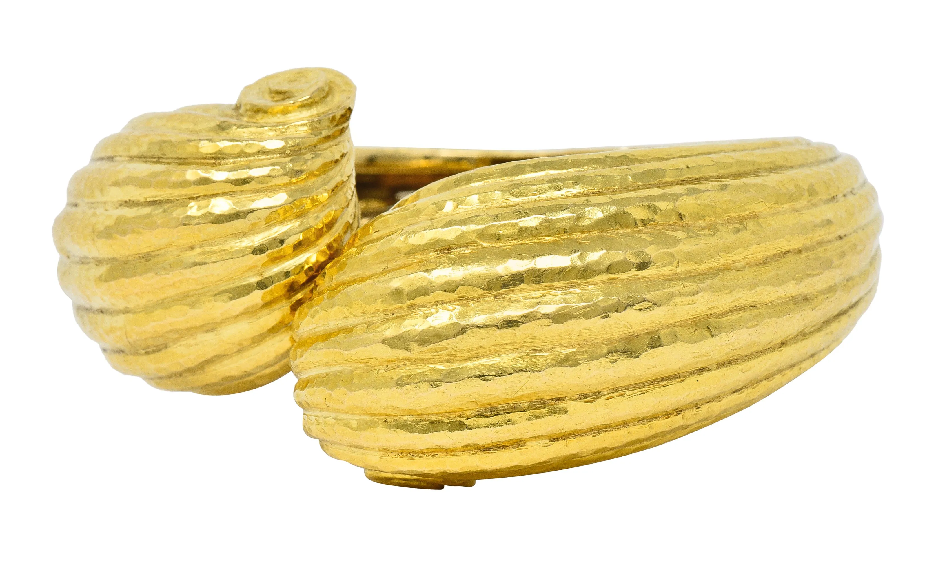 David Webb 1970's 18 Karat Yellow Gold Fluted Hammered Scroll Vintage Cuff Bracelet