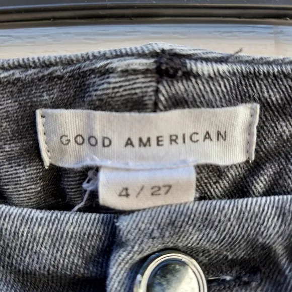 Good American   Jeans. Size 4/27. Stretchy. Comfortable.