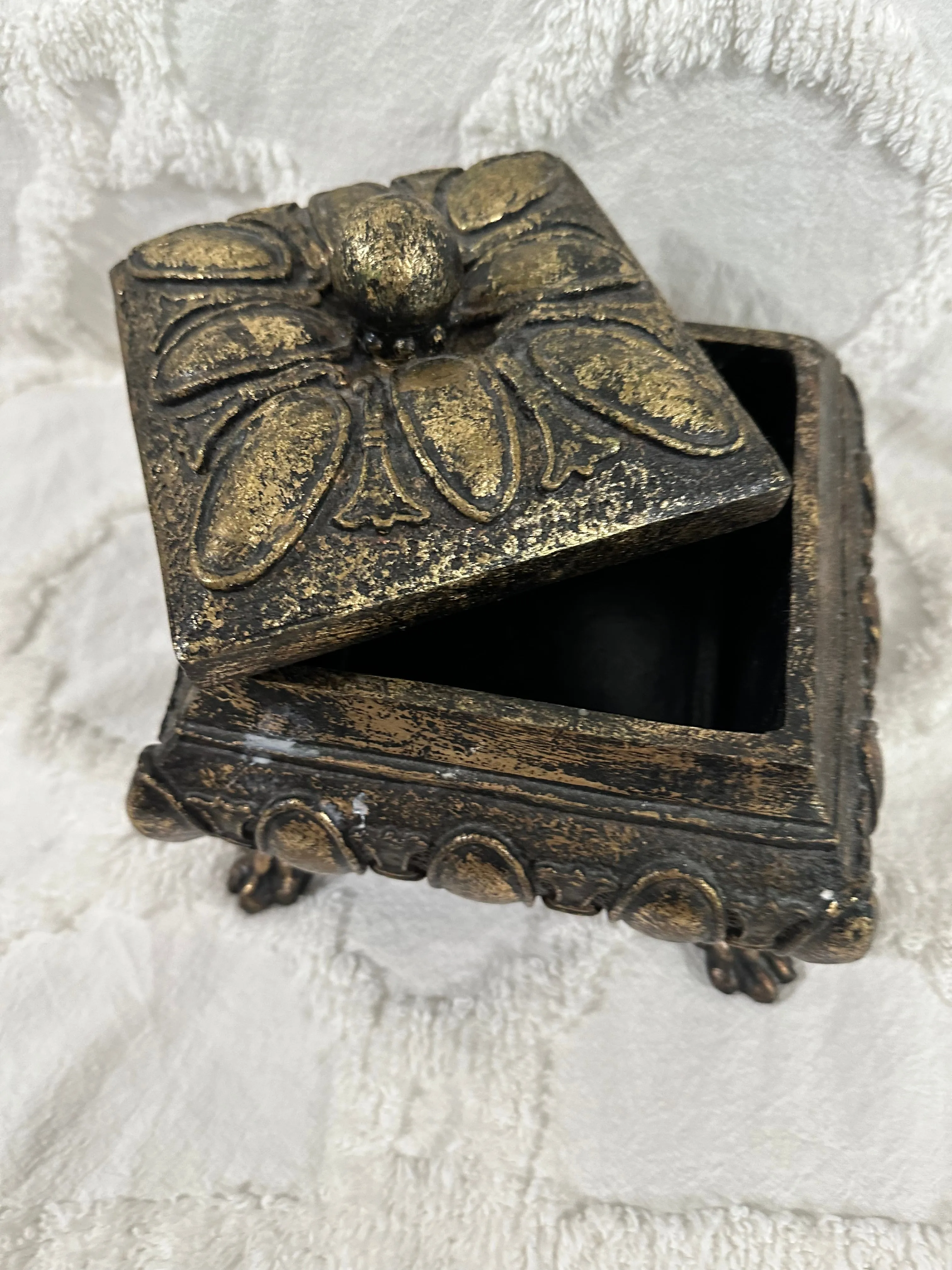 Hollywood Regency Rococo Vintage Style Trinket Jewelry Antique Gold Tome Box