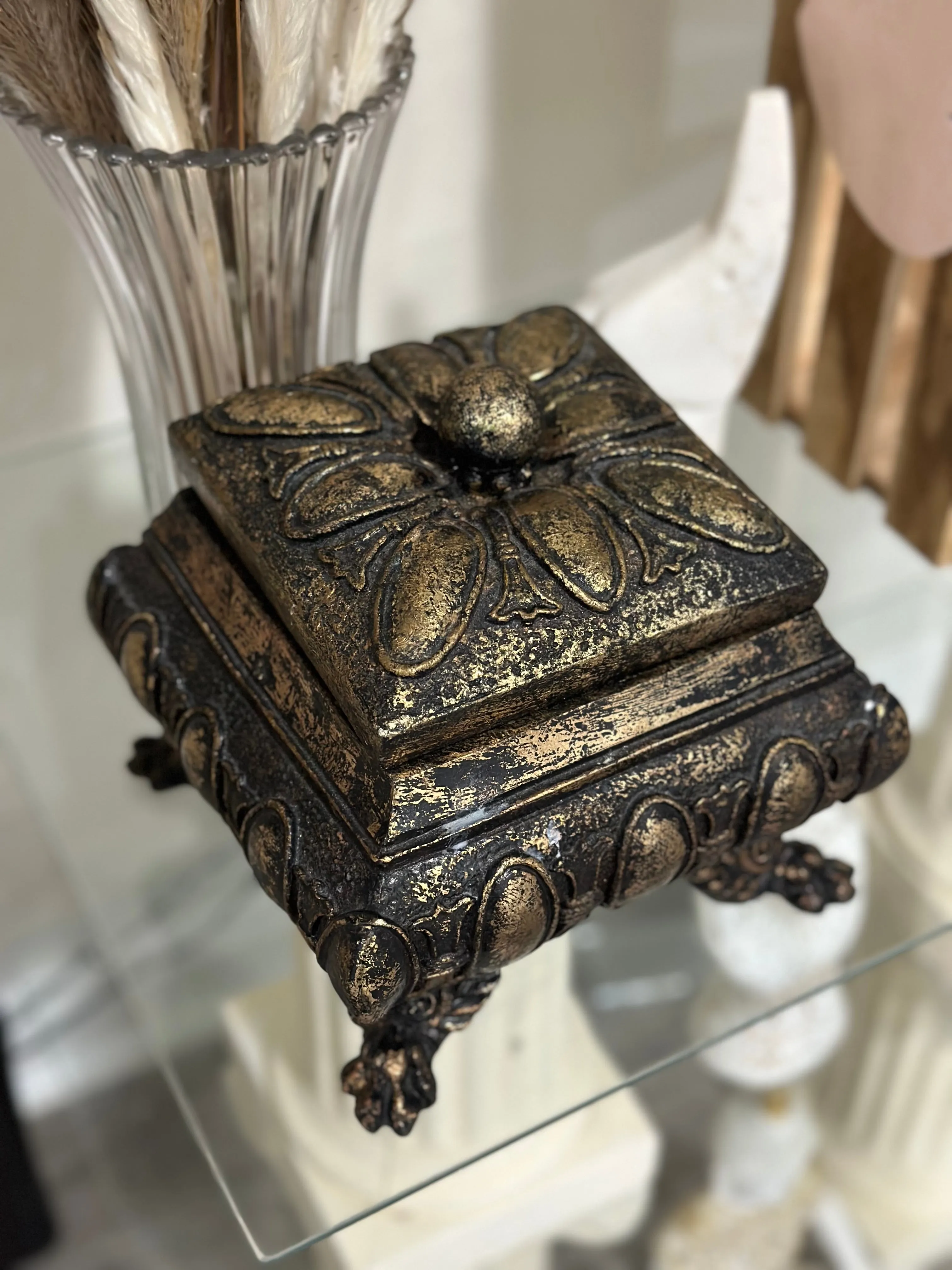 Hollywood Regency Rococo Vintage Style Trinket Jewelry Antique Gold Tome Box