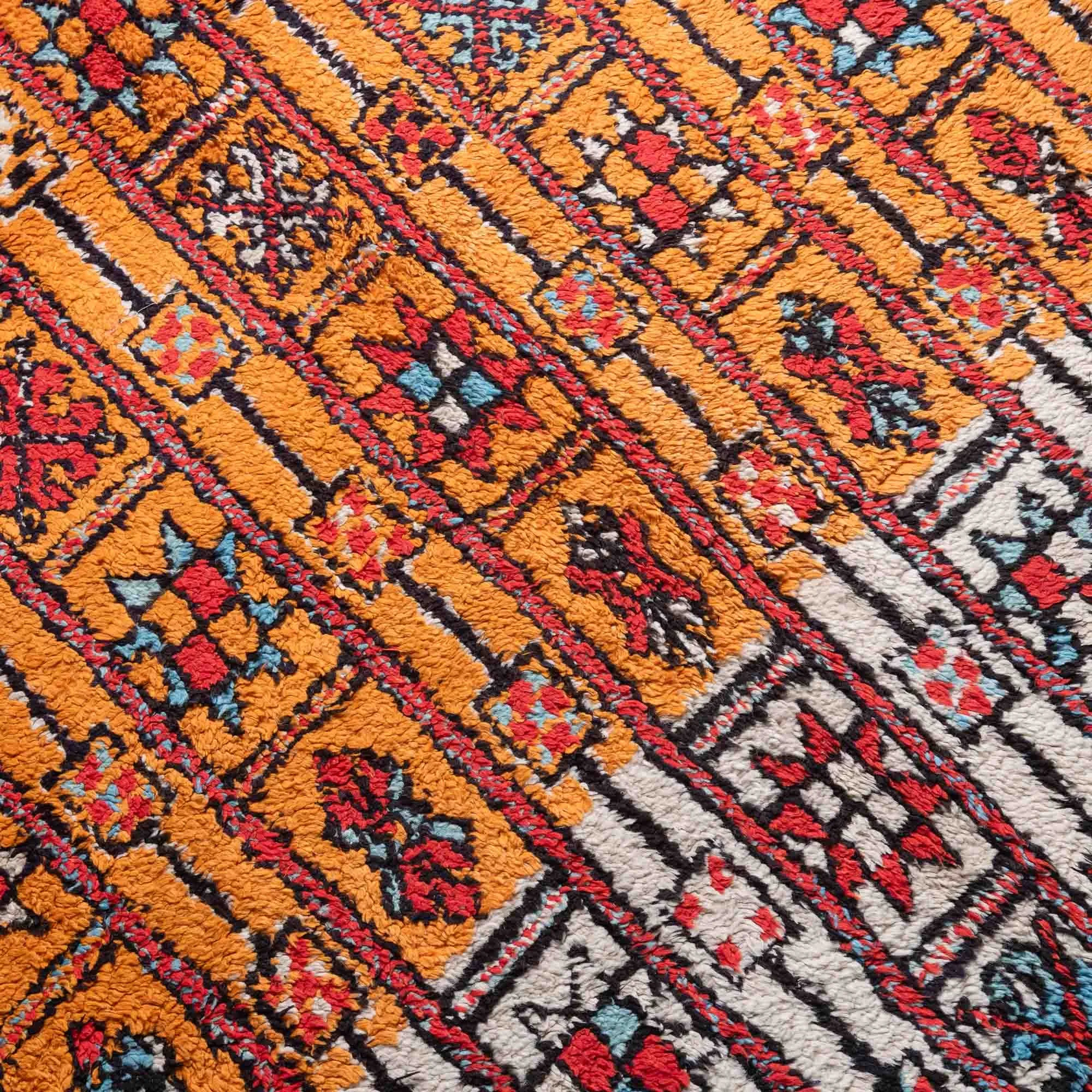 Houssna - vintage boujad rug