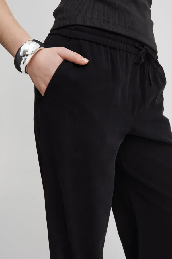 ICHI RIVALY Pants - A black relaxed trouser with elasticated waist