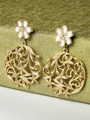 Karatcart Floral Design Golden Kundan Dangler Earrings for Women