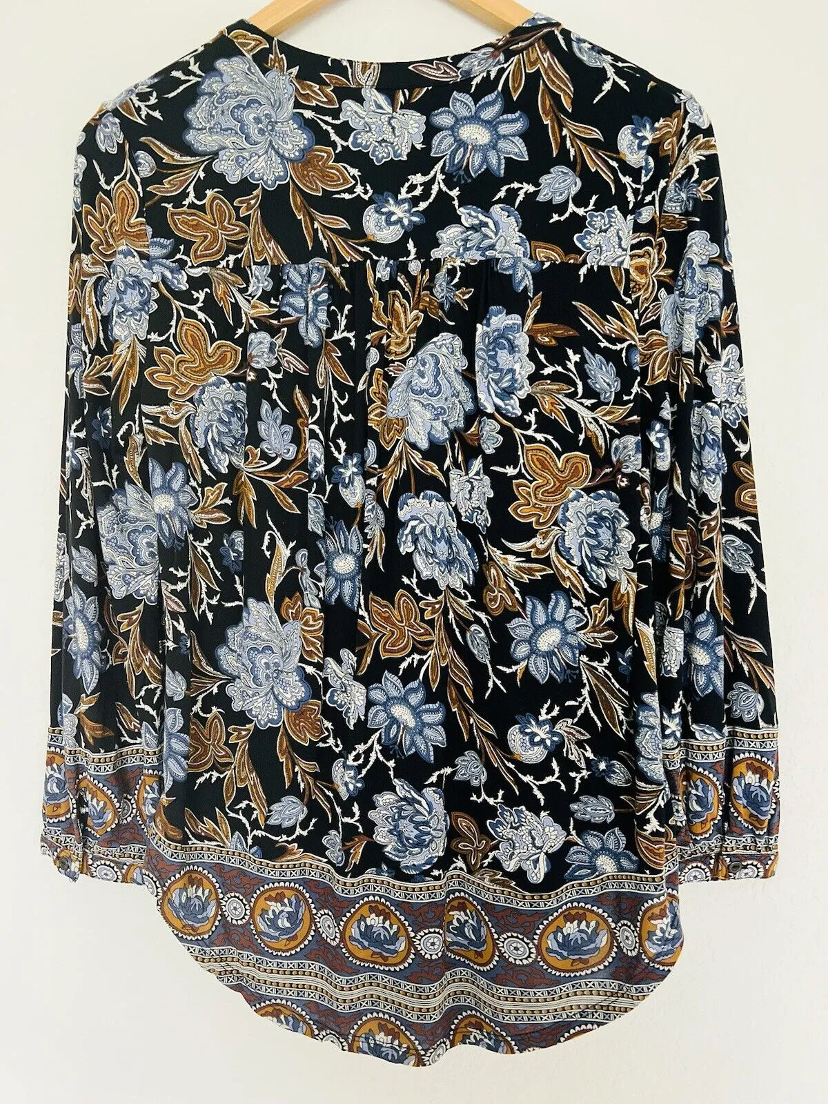LUCKY BRAND Floral Jersey Knit Blouse Sz PS Hi-Low  V-Neck Button Boho Western