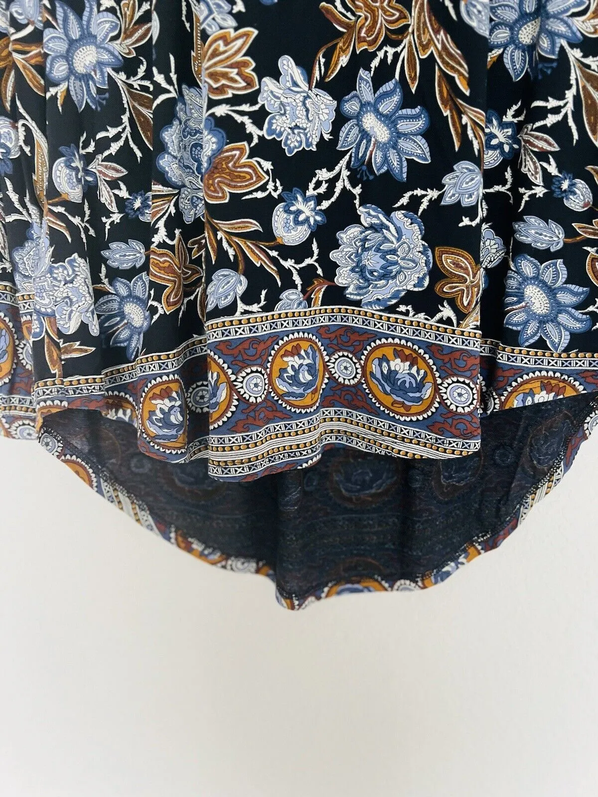 LUCKY BRAND Floral Jersey Knit Blouse Sz PS Hi-Low  V-Neck Button Boho Western
