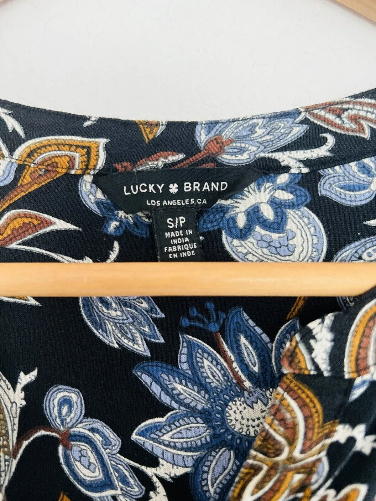 LUCKY BRAND Floral Jersey Knit Blouse Sz PS Hi-Low  V-Neck Button Boho Western