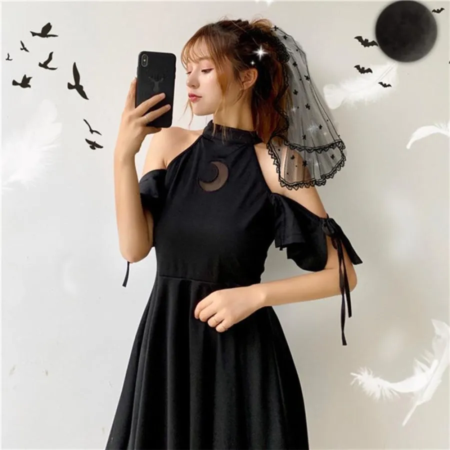 Moon Hollow Out Oversize Black Halter Dress J40192
