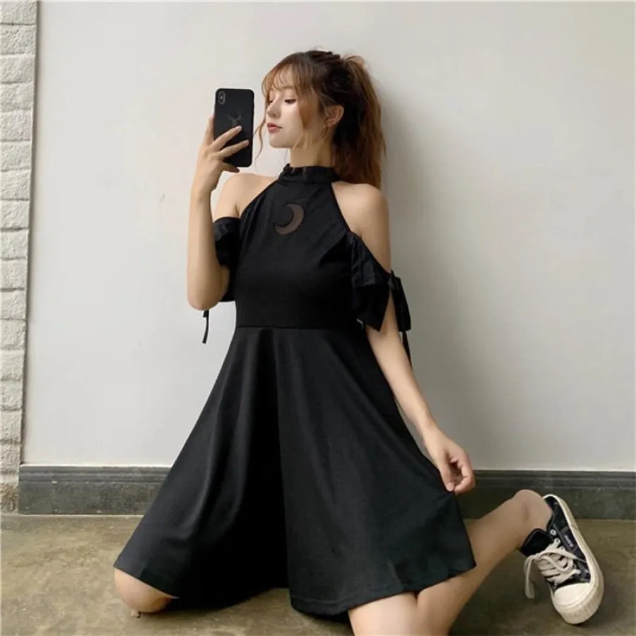 Moon Hollow Out Oversize Black Halter Dress J40192