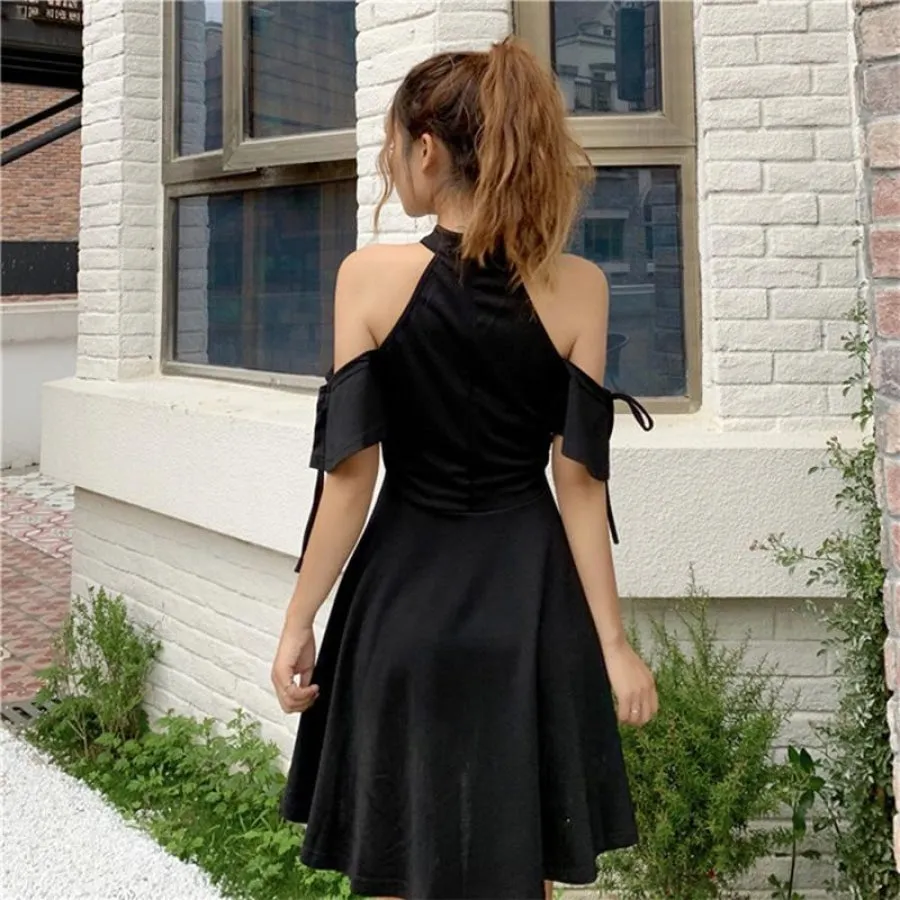 Moon Hollow Out Oversize Black Halter Dress J40192