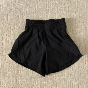NWOT Lululemon Track That Mid Rise Short - 5&quot; *Lined