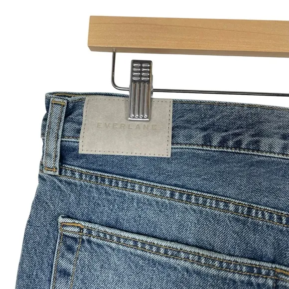 NWT Everlane Women’s The Relaxed 90’s Denim Shorts in Blue Size 30
