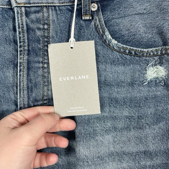NWT Everlane Women’s The Relaxed 90’s Denim Shorts in Blue Size 30