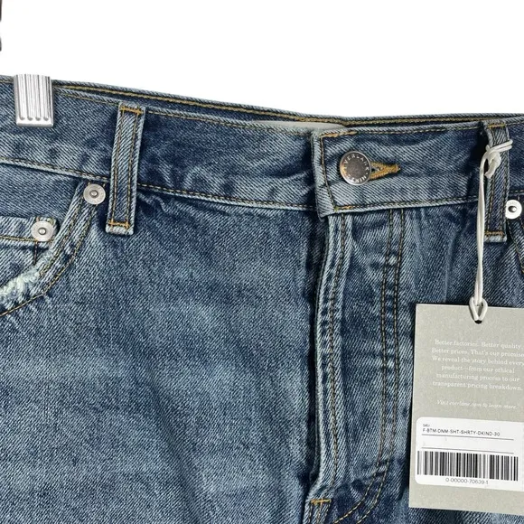 NWT Everlane Women’s The Relaxed 90’s Denim Shorts in Blue Size 30