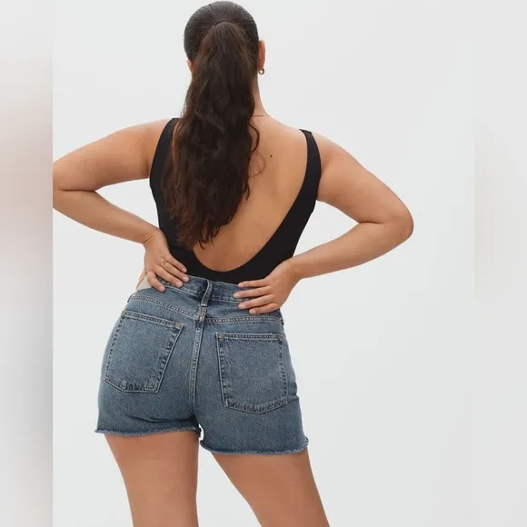 NWT Everlane Women’s The Relaxed 90’s Denim Shorts in Blue Size 30