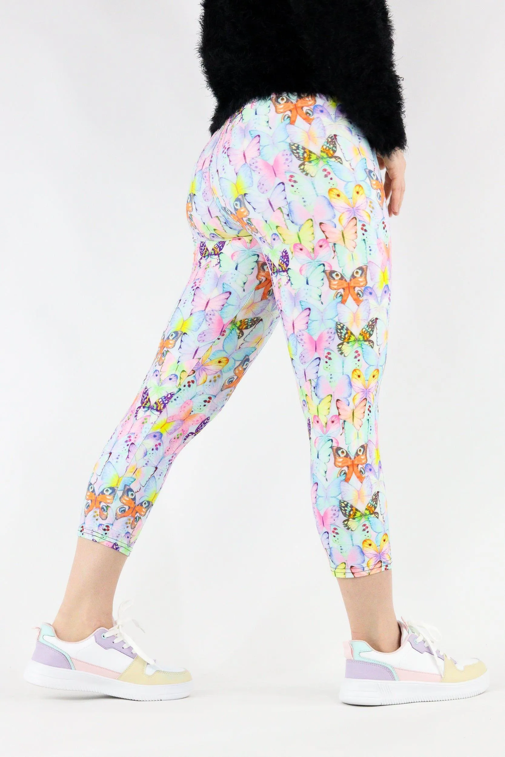 Pastel Butterfly - Casual Capri Leggings