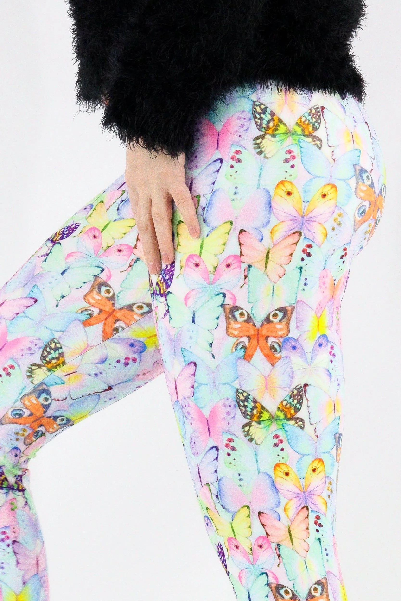Pastel Butterfly - Casual Capri Leggings