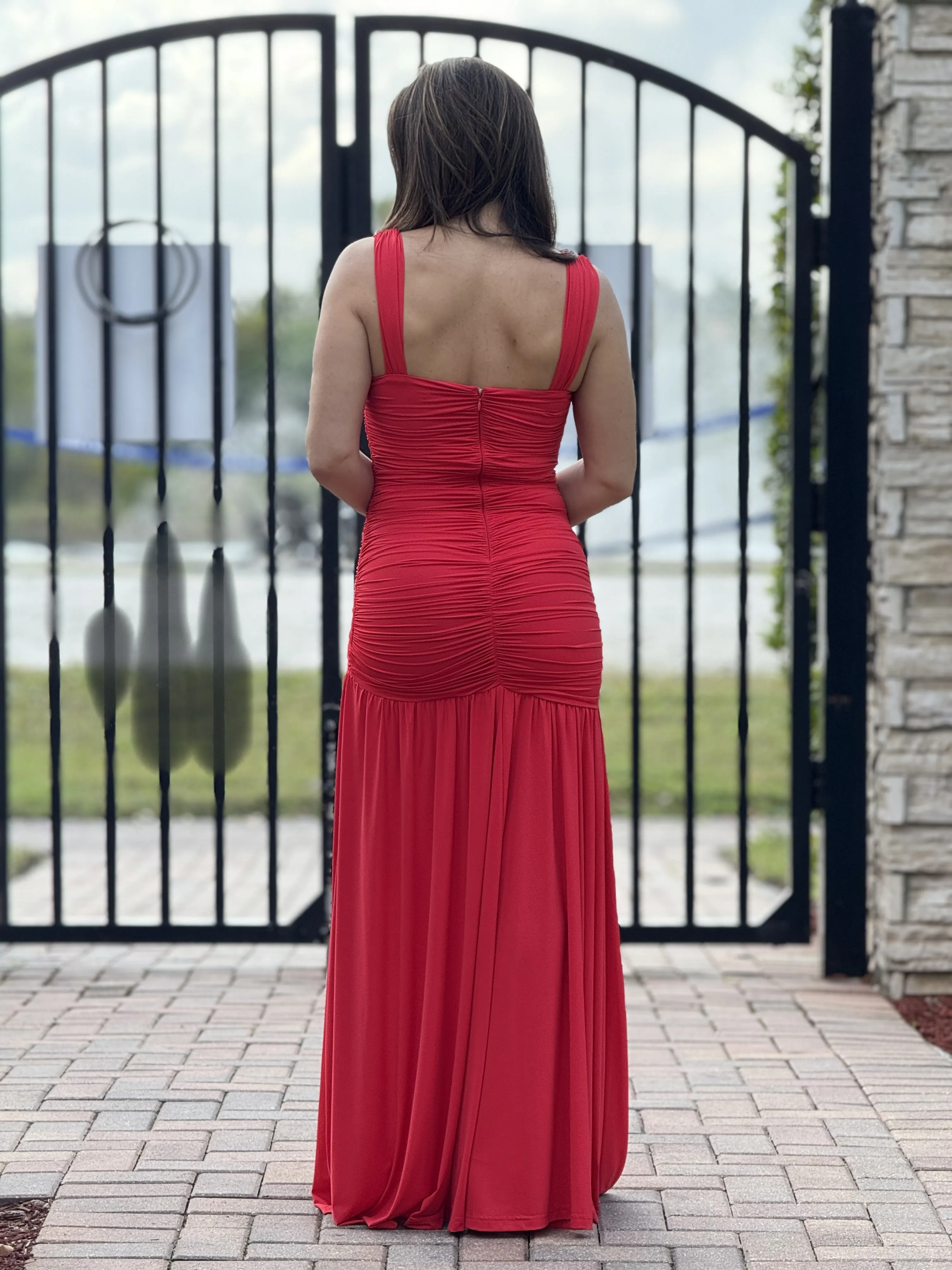 "Tessa" Solid Sleeveless Ruched Dress With A Split