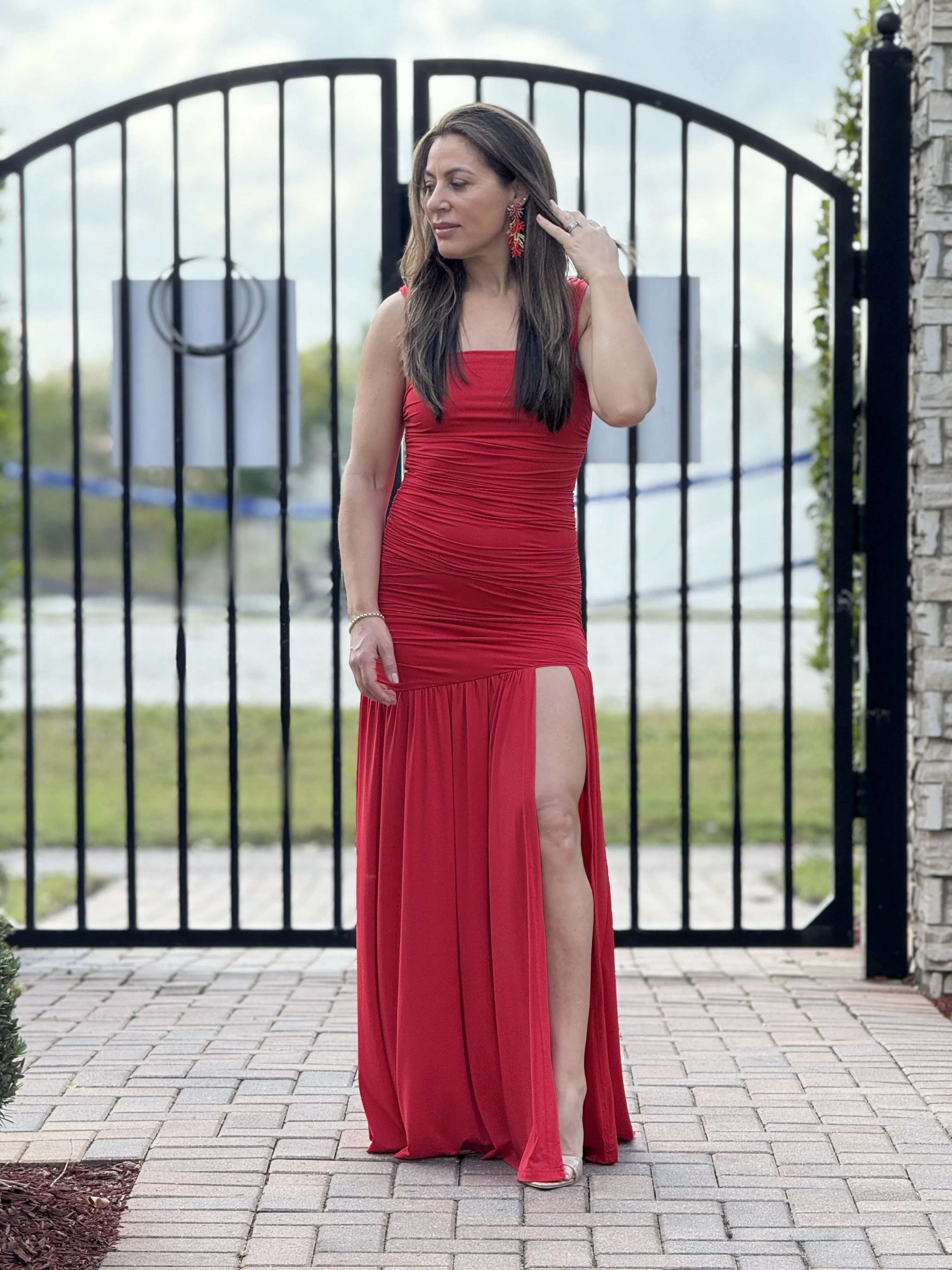 "Tessa" Solid Sleeveless Ruched Dress With A Split