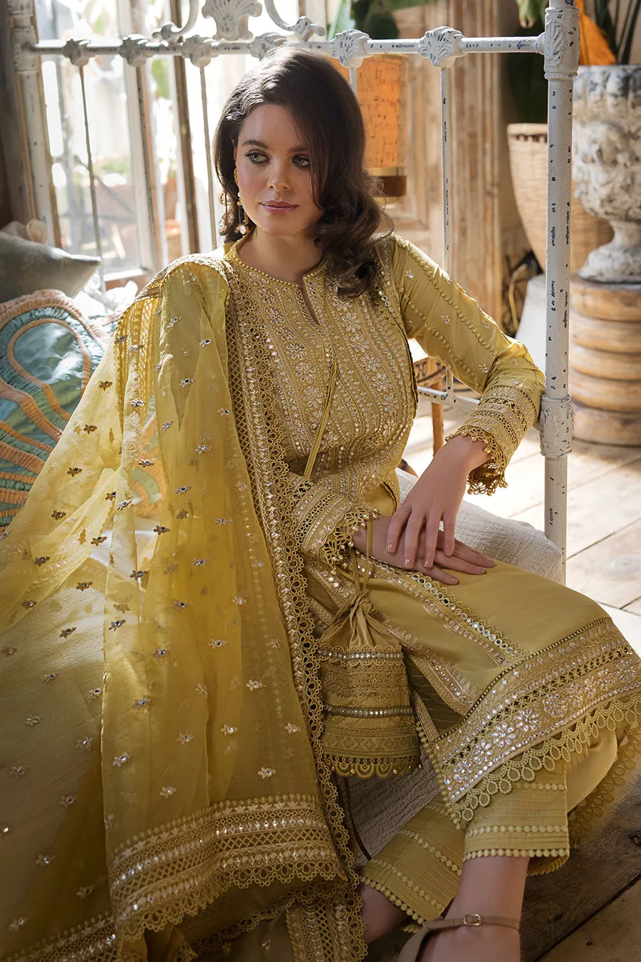 SOBIA NAZIR LUXURY LAWN 2023 | 6A