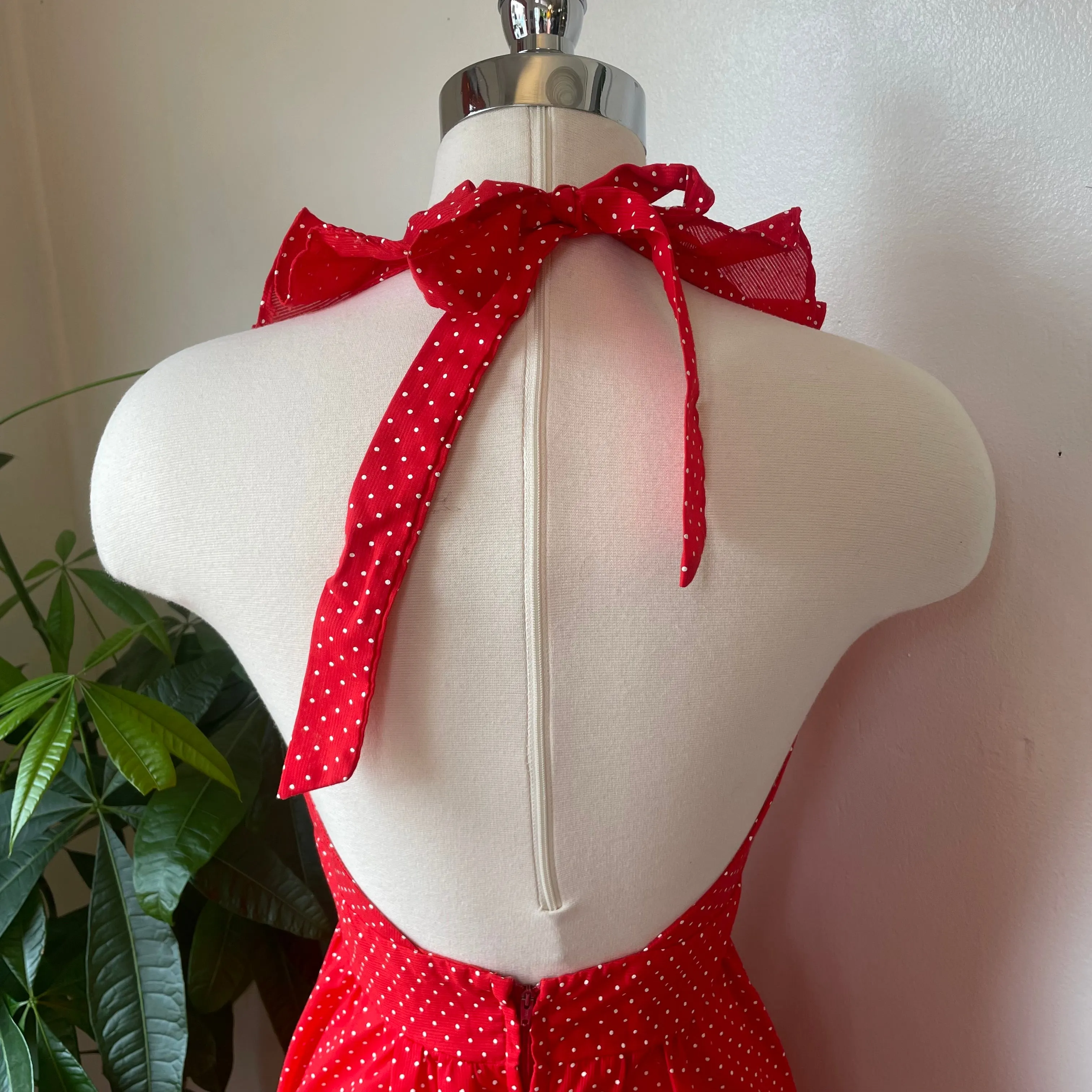 Vintage 60s 70s red and white polka dot halter maxi dress with ruffle collar // boho hippie // spring Flower child (HT2327)