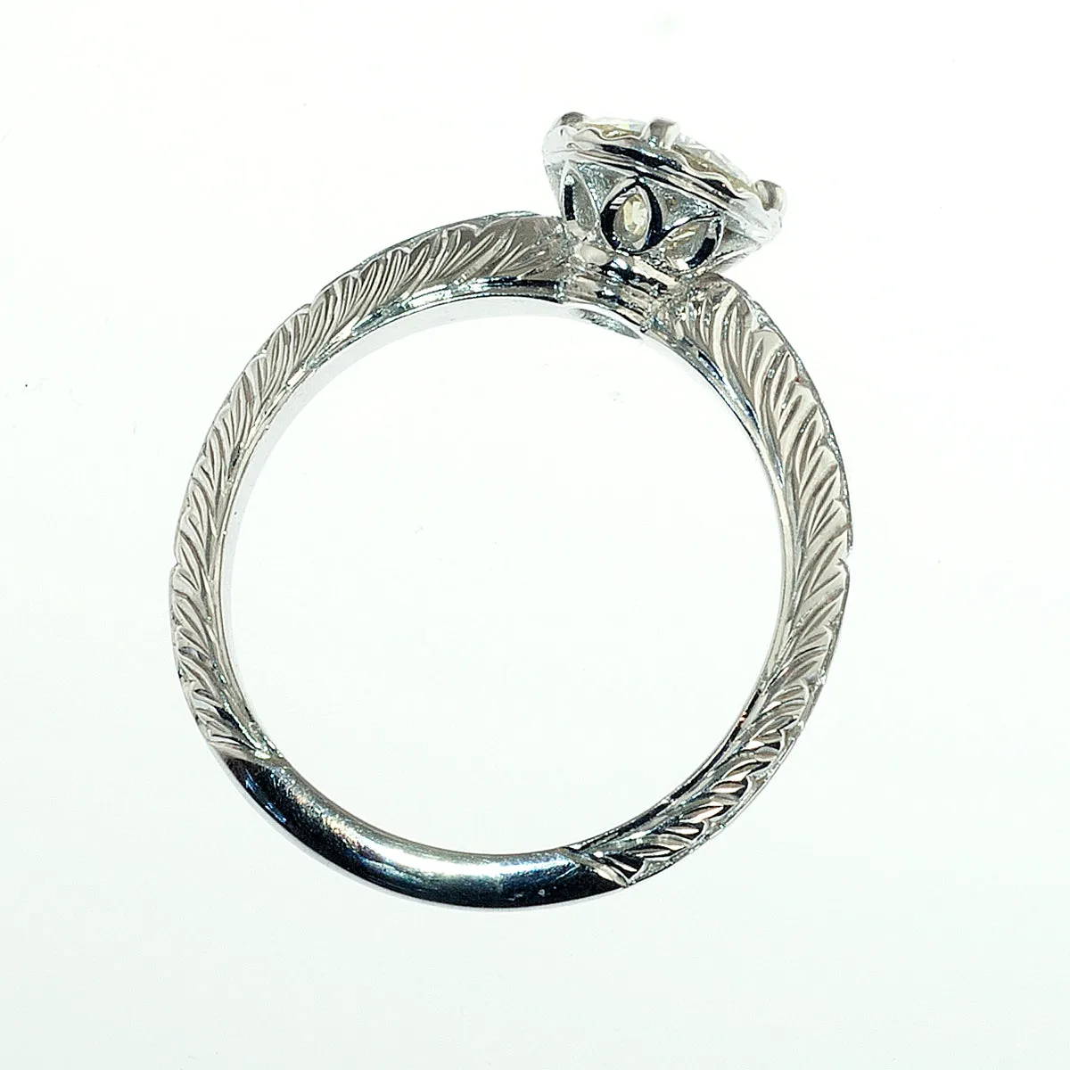 Vintage styled scalloped head engagement ring