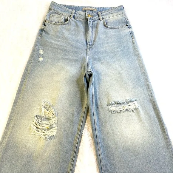 Zara Basic Denim Womens Super Wide Leg Baggy Jeans Size 6 Light Wash Distressed