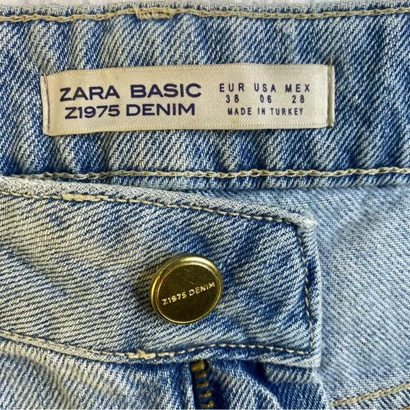 Zara Basic Denim Womens Super Wide Leg Baggy Jeans Size 6 Light Wash Distressed